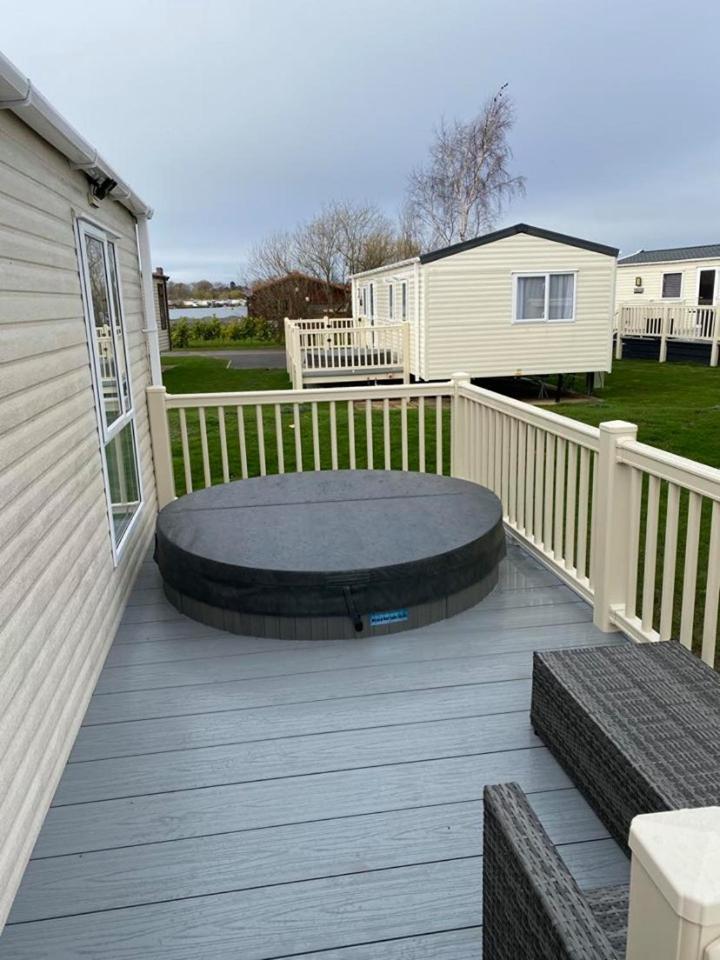 Kingfisher Court 2 Tattershall Lakes With Hot Tub Buitenkant foto